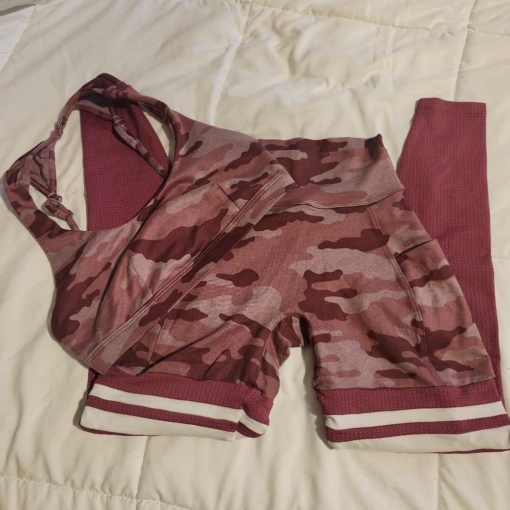 Bombshell sportswear set